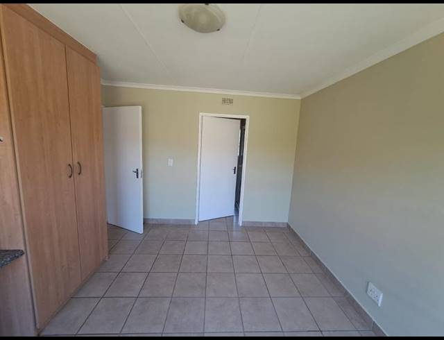 3 BEDROOM HOUSE FOR SALE IN THATCHFIELD